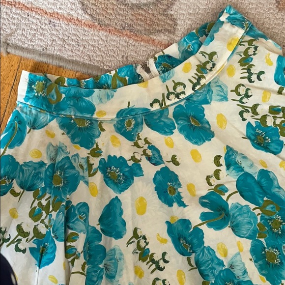 Vintage 1960’s White Cotton Floral Circle Skirt - Picture 3 of 16